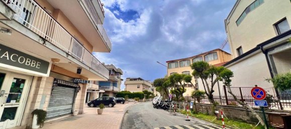 2 rooms Apartment in Pozzuoli, Italy No. 19339 25