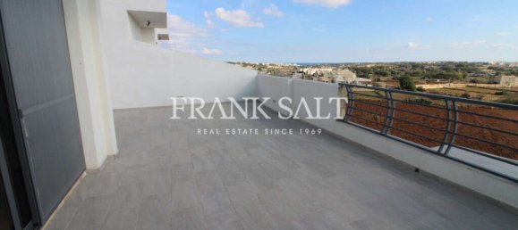 3 bedrooms Penthouse in Zabbar, Malta No. 6351 12