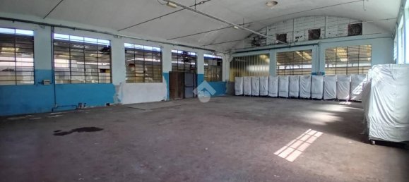 370m² Warehouse in Brescia, Italy No. 340513 2
