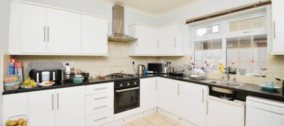 4 bedrooms House in London, United Kingdom No. 10548 2