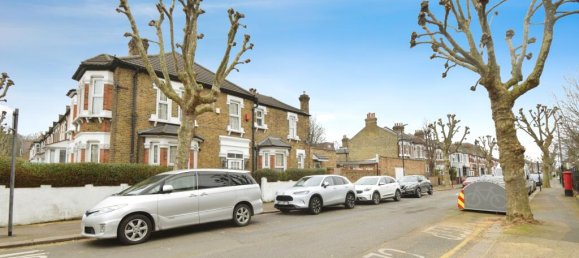 4 bedrooms House in London, United Kingdom No. 10548 24