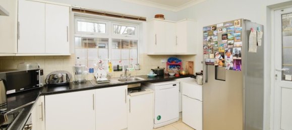 4 bedrooms House in London, United Kingdom No. 10548 7