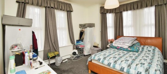 4 bedrooms House in London, United Kingdom No. 10548 8