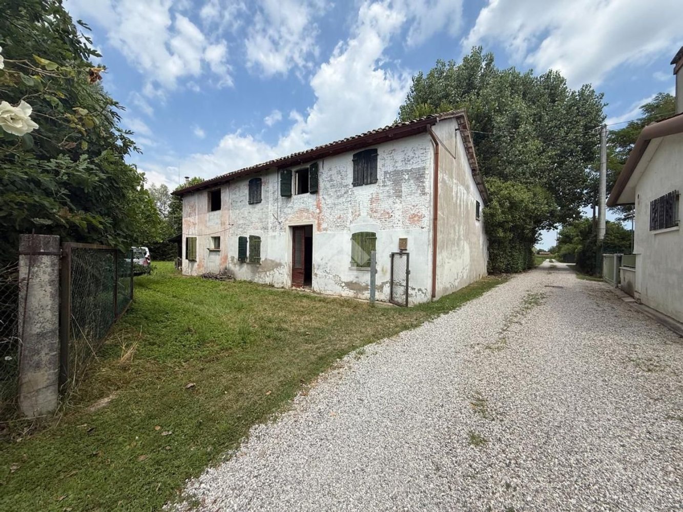 4 rooms House in Mirano, Italy No. 257798