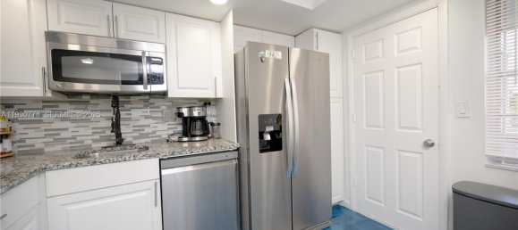 2 Schlafzimmer Gewerbliche Immobilien in Miami, USA, Nr. 614696 23