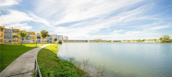 2 Schlafzimmer Gewerbliche Immobilien in Miami, USA, Nr. 614696 7