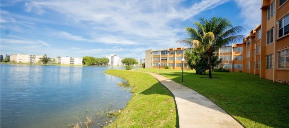 2 Schlafzimmer Gewerbliche Immobilien in Miami, USA, Nr. 614696 6