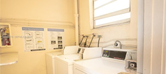 2 Schlafzimmer Gewerbliche Immobilien in Miami, USA, Nr. 614696 5