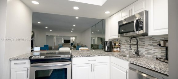 2 Schlafzimmer Gewerbliche Immobilien in Miami, USA, Nr. 614696 22