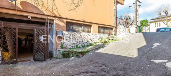 275m² Commercial property in Lariano, Italy No. 132734 4