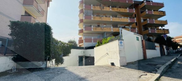 1 room Garage in Pescara, Italy No. 24191 3