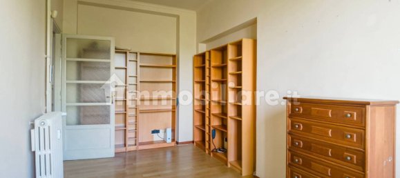 2 bedrooms Apartment in Turin, Italy No. 334653 4