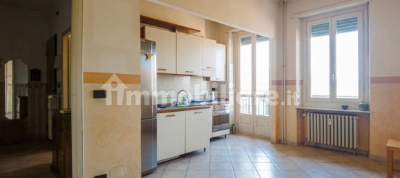 2 bedrooms Apartment in Turin, Italy No. 334653 7
