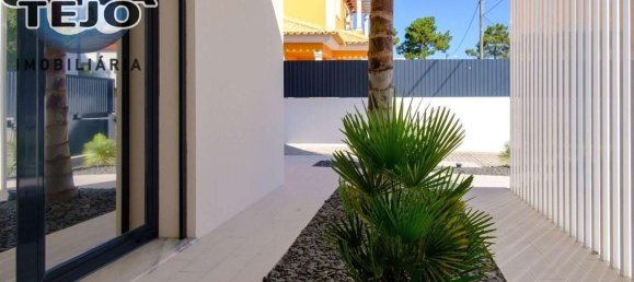 4 bedrooms House in Almada, Portugal No. 13990 21