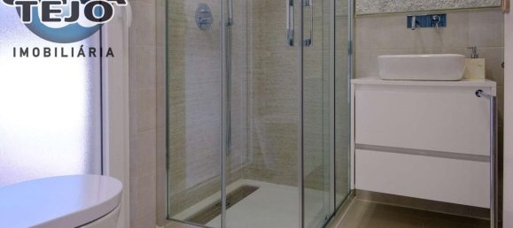 4 bedrooms House in Almada, Portugal No. 13990 29