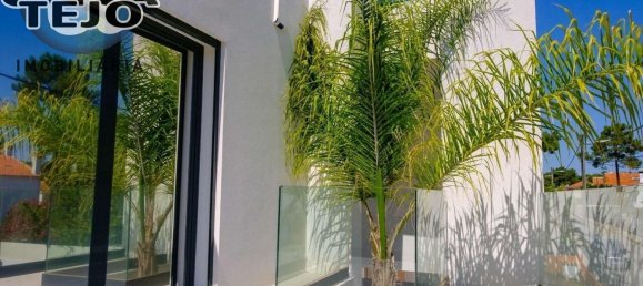 4 bedrooms House in Almada, Portugal No. 13990 47