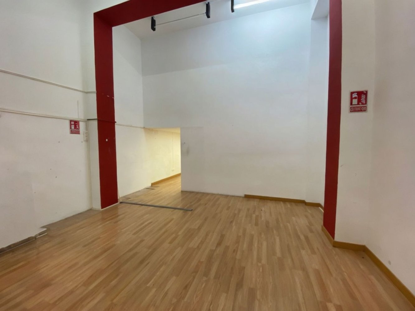 Gewerbliche Immobilie in Horta-Guinardo, Spain 66m², Nr. 259408