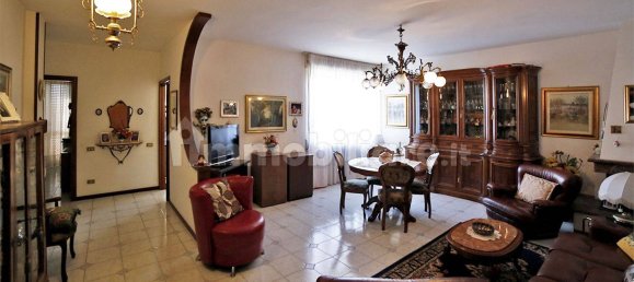 Квартира с 2 спальнями в Сомма Ломбардо, Италия № 174572 3