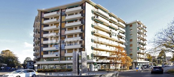 Квартира с 2 спальнями в Сомма Ломбардо, Италия № 174572 17