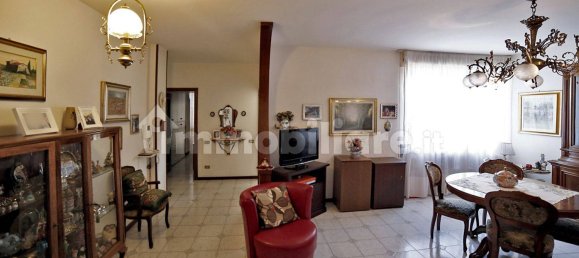 Квартира с 2 спальнями в Сомма Ломбардо, Италия № 174572 10