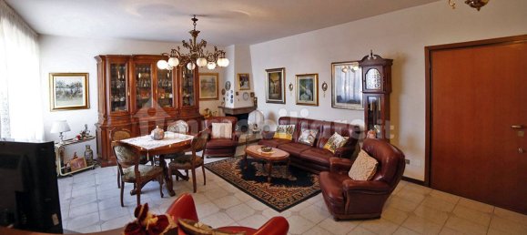 Квартира с 2 спальнями в Сомма Ломбардо, Италия № 174572 2