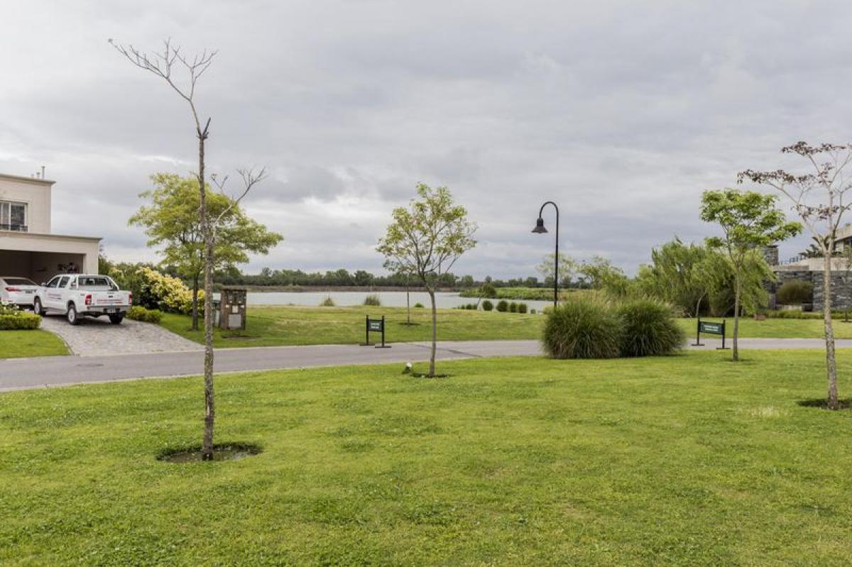  قطعة أرض في Tigre, Argentina رقم 45140