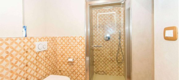 2 bedrooms Apartment in Turin, Italy No. 121726 15