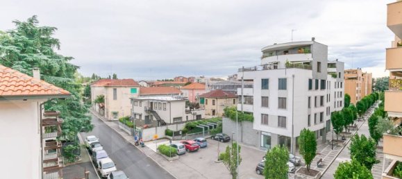 2غرفة شقة في Bresso, Italy رقم 30463 24