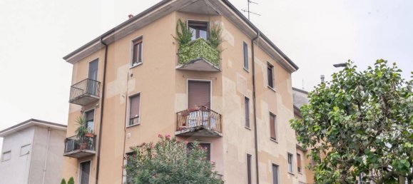 2غرفة شقة في Bresso, Italy رقم 30463 30