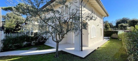 2 bedrooms Villa in Pietrasanta, Italy No. 227897 18
