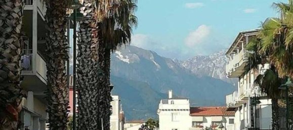 2 bedrooms Villa in Pietrasanta, Italy No. 227897 5