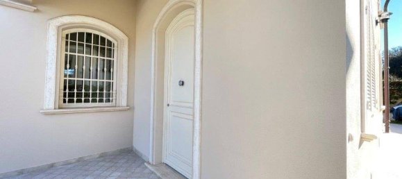 2 bedrooms Villa in Pietrasanta, Italy No. 227897 24
