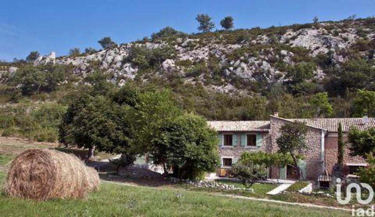 8 bedrooms House in Sisteron, France No. 30295