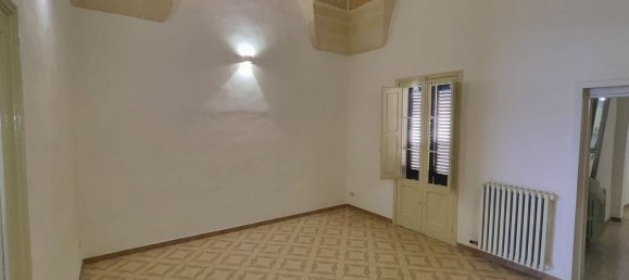 4 rooms House in Lecce, Italy No. 277370 3