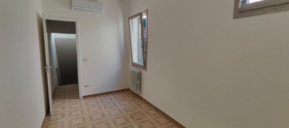 4 rooms House in Lecce, Italy No. 277370 9
