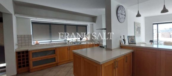 3 bedrooms Penthouse in Sliema, Malta No. 3246 23