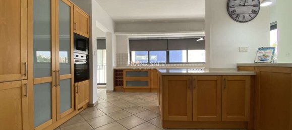 3 bedrooms Penthouse in Sliema, Malta No. 3246 9