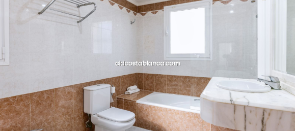 4 bedrooms House in Alicante, Spain No. 70840 13