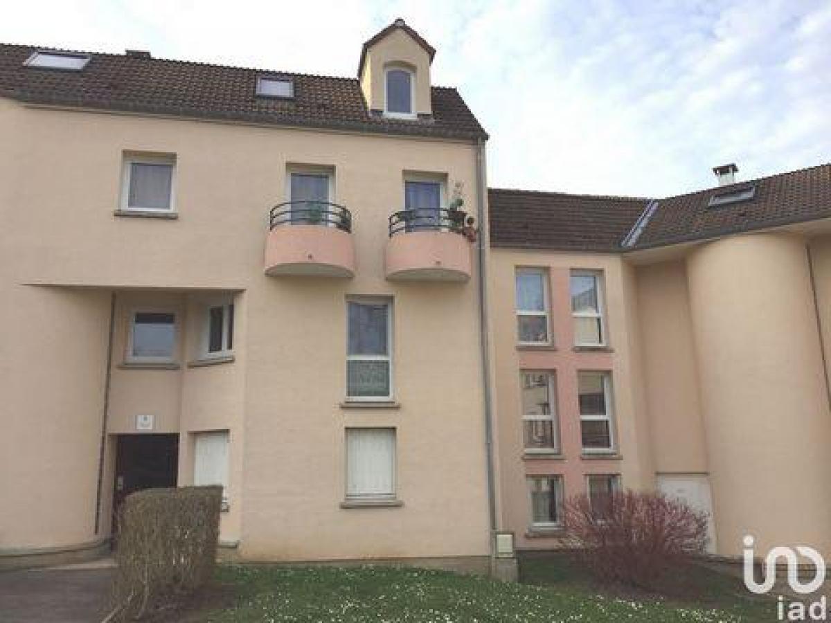 3 bedrooms Condo in Limours, France No. 14637