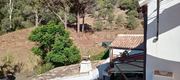 4 bedrooms House in Casares, Spain No. 136275 2