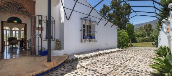 6 bedrooms Villa in Estepona, Spain No. 177892 4