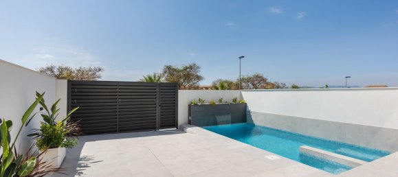 Villa de 3 dormitorios en Benijófar, Spain No. 6732 20