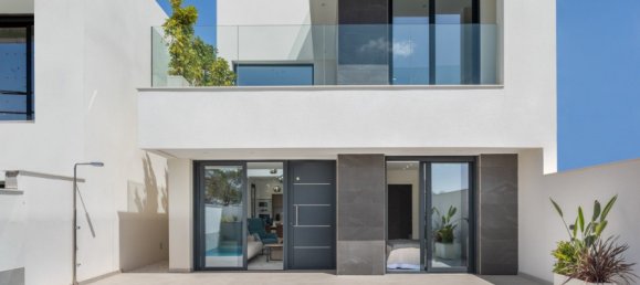 Villa de 3 dormitorios en Benijófar, Spain No. 6732 23