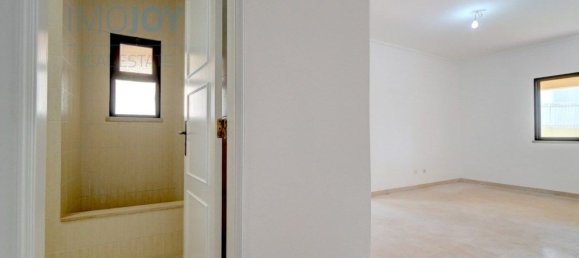 7 bedrooms House in Corroios, Portugal No. 137080 22