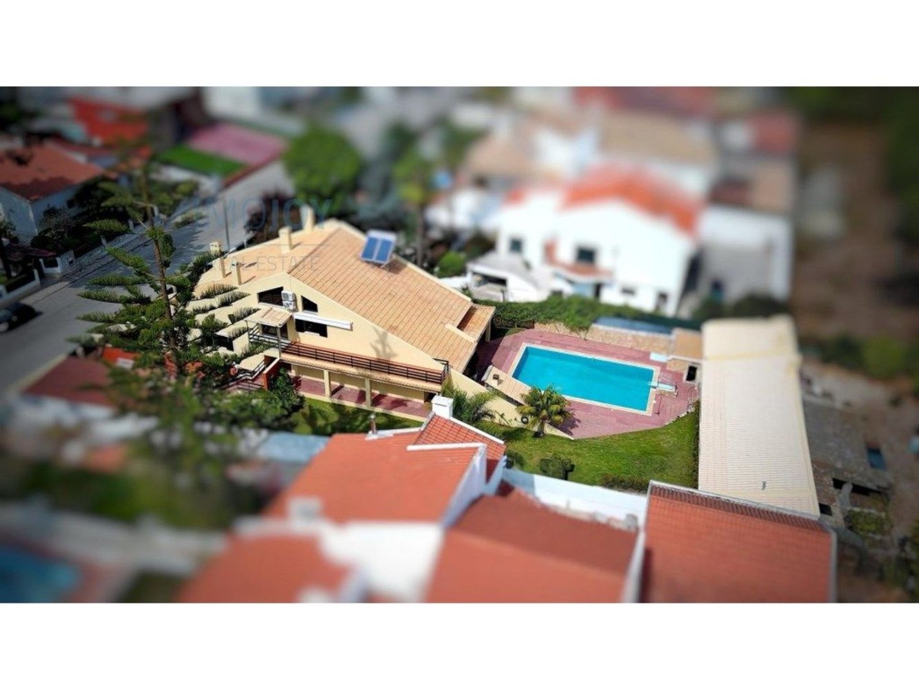 7 bedrooms House in Corroios, Portugal No. 137080