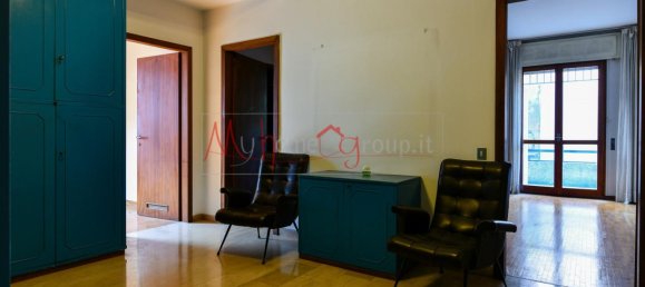6 rooms Apartment in Padua, Italy No. 18099 9