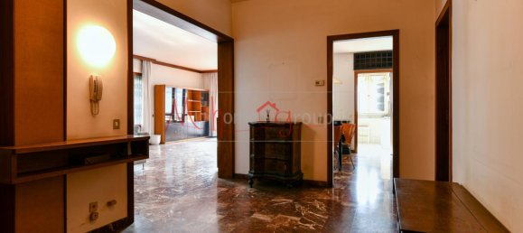 6 rooms Apartment in Padua, Italy No. 18099 4