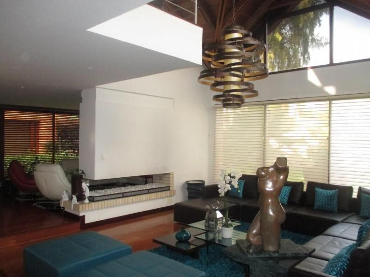 4 bedrooms House in Bogota, Colombia No. 14730