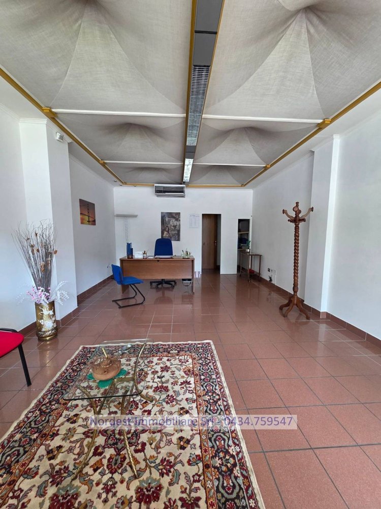 44m² Commercial property in Pordenone, Italy No. 364720