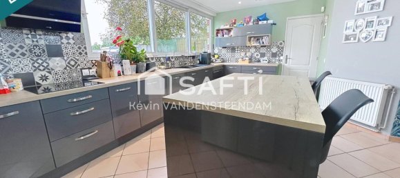 5 bedrooms House in Santes, France No. 157080 2